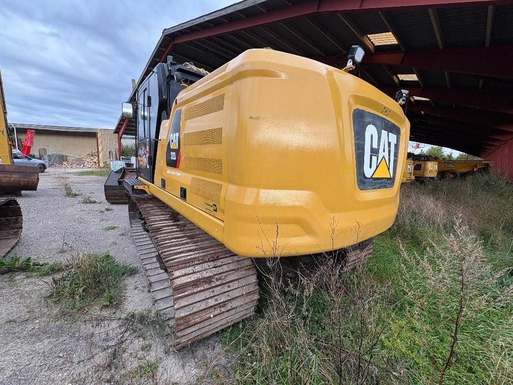 Caterpillar 323 ng - nextgen Excavadora de orugas 151.882 €