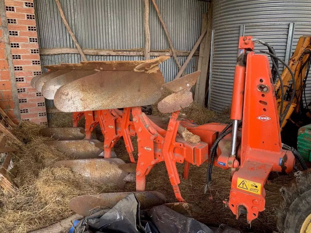 E-FARM: Kuhn multi master 152 - Plough - id HIALBAT - €9,000 - Year of construction: 2010 - France