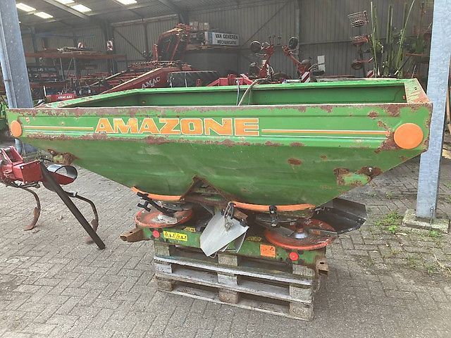E-FARM: Amazone za-m 1200 - Düngerstreuer - id 1AJPAKL - Baujahr: 2007 - Niederlande