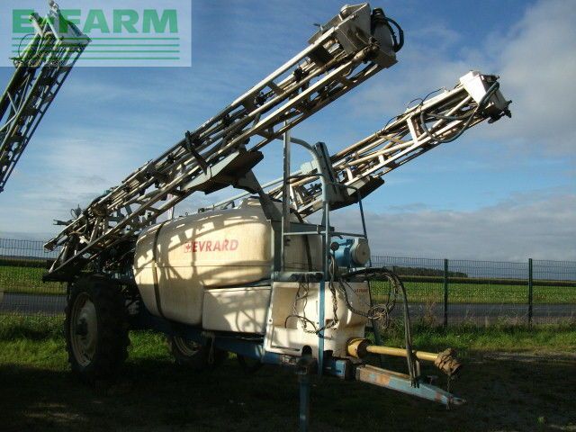 E-FARM: Evrard meteor 3400 - Sprayer - id LUZZ3V1 - €8,500 - Year of construction: 1999 - France