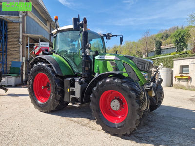 E-FARM: Fendt 724 Vario - Tractor - id ZJBPBM9 - €110,000 - Year of construction: 2018 - Engine hours: 6,800,Engine power (HP): 240,Italy