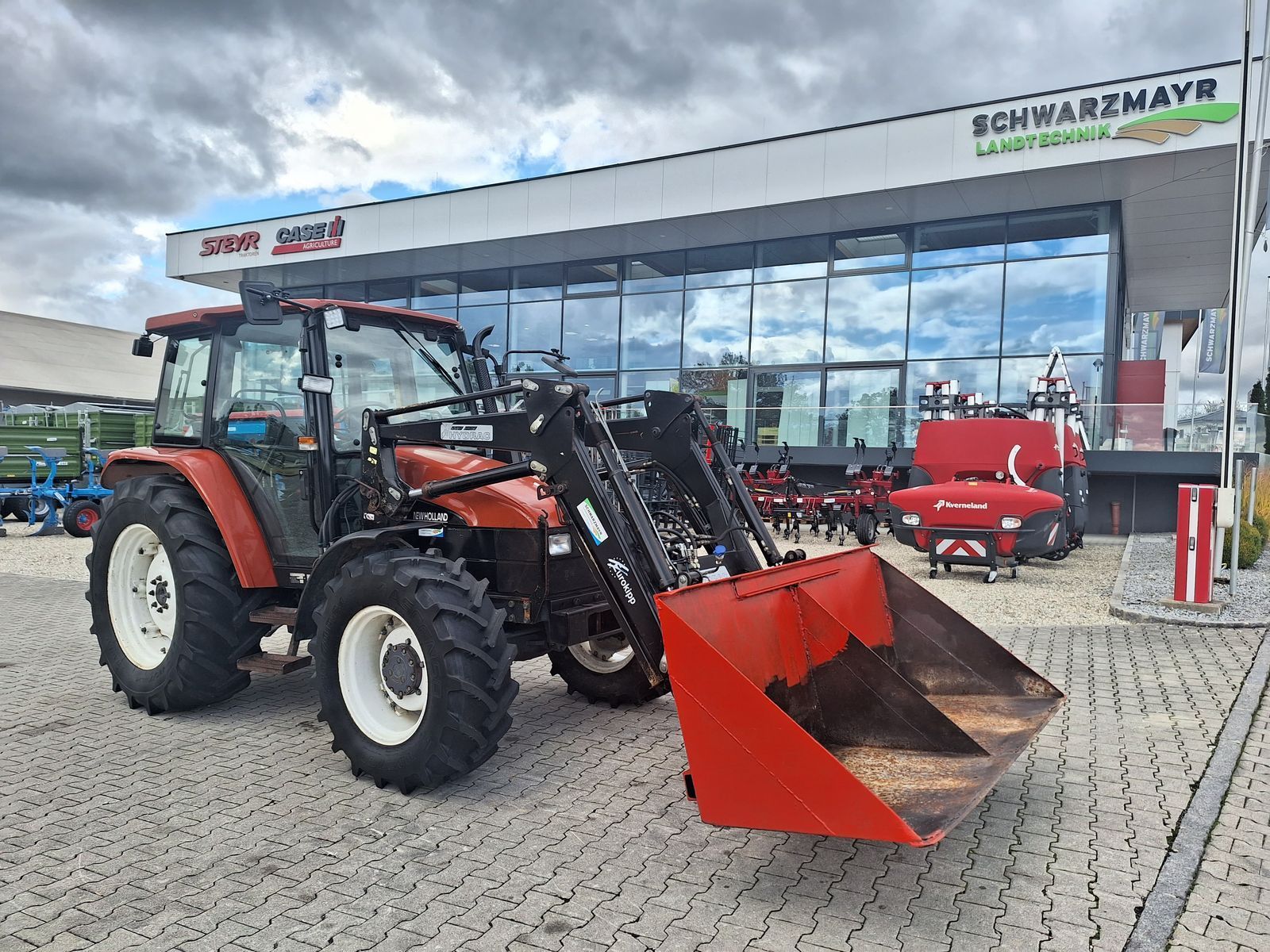 E-FARM: New Holland TT4.80 - Tractor - id DEHINYY - 32.534 € - Año: 1999 - Horas: 3727,Potencia del motor: 75,Austria