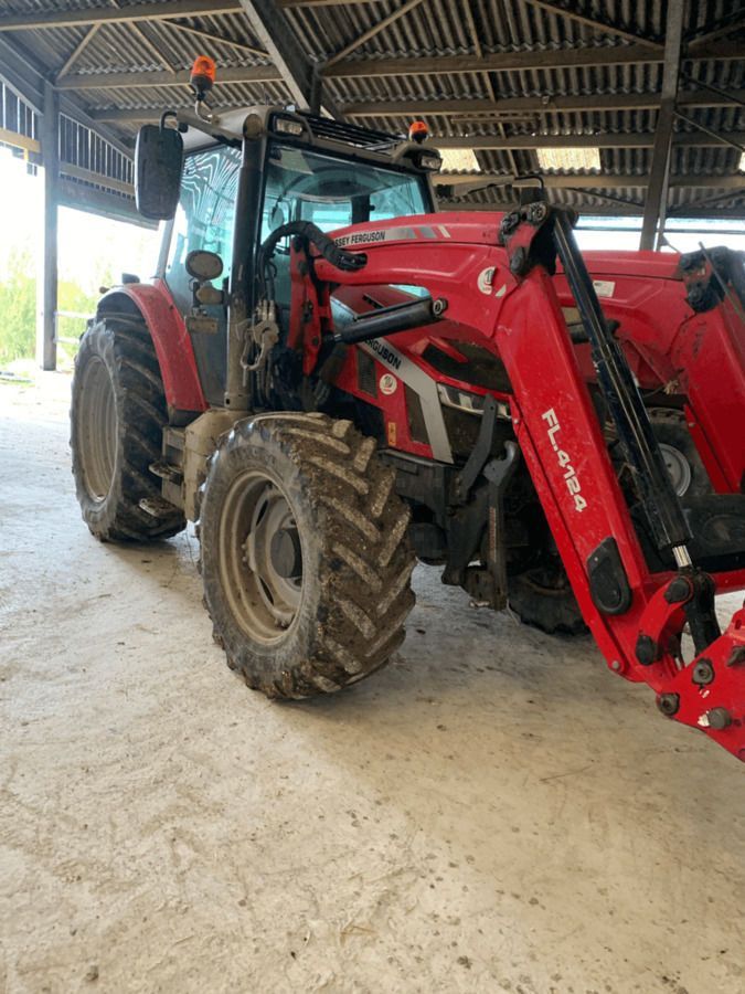 Massey Ferguson 5S.145 Traktor 57 000 €