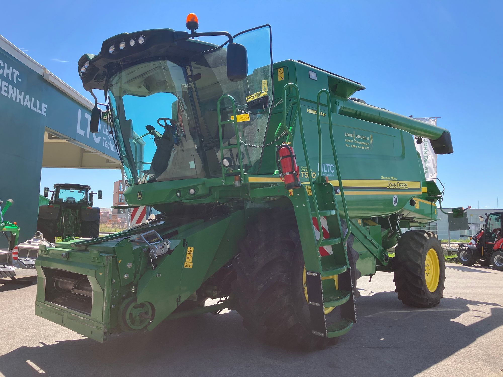 E-FARM: John Deere T 550 HM - Combine harvester - id DR2CGZM - €166,583 - Year of construction: 2014 - Engine hours: 1,300,Engine power (HP): 305,Austria