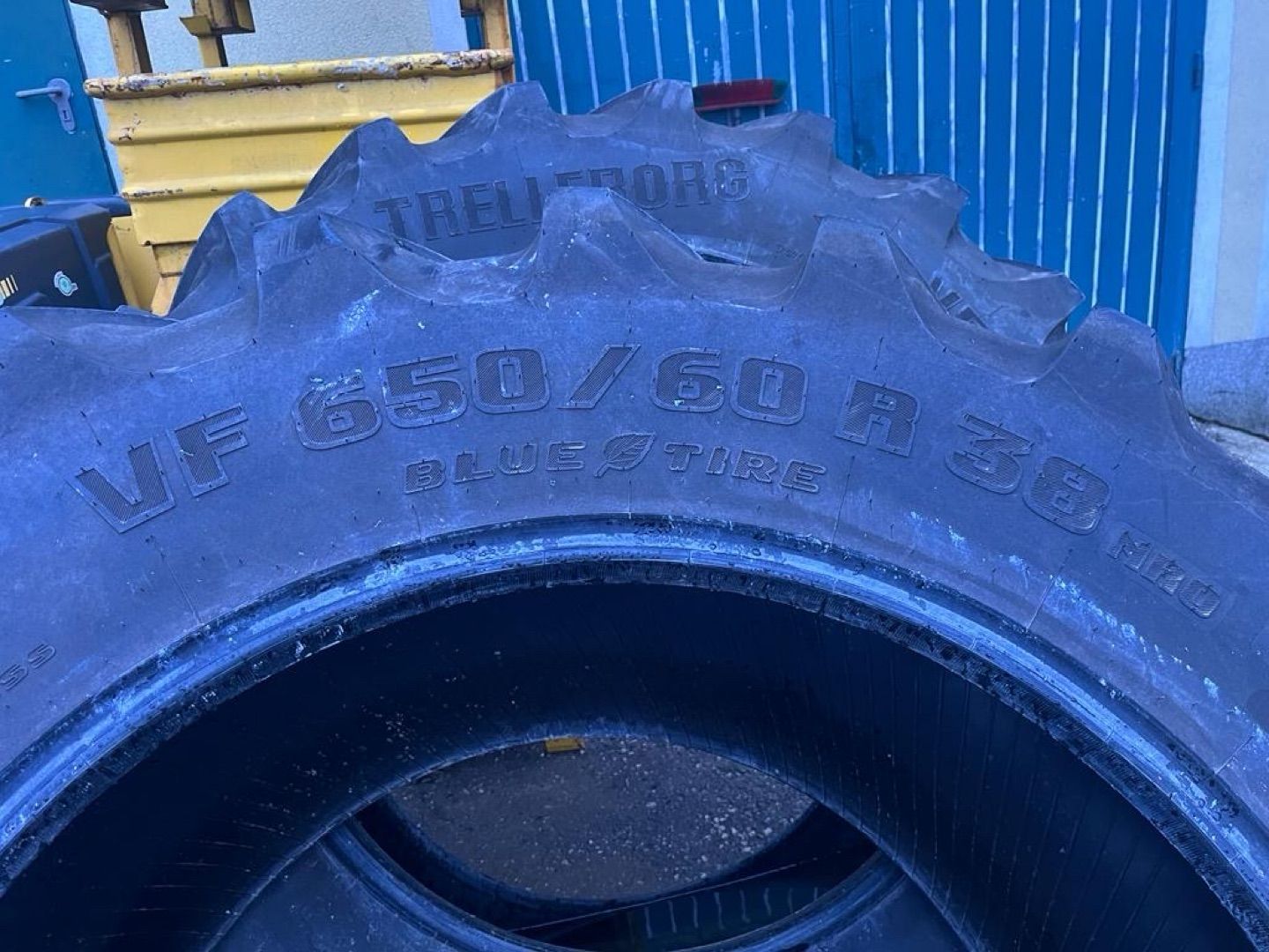 TRELLEBORG TM 1060 VF Wheel and track €7,876