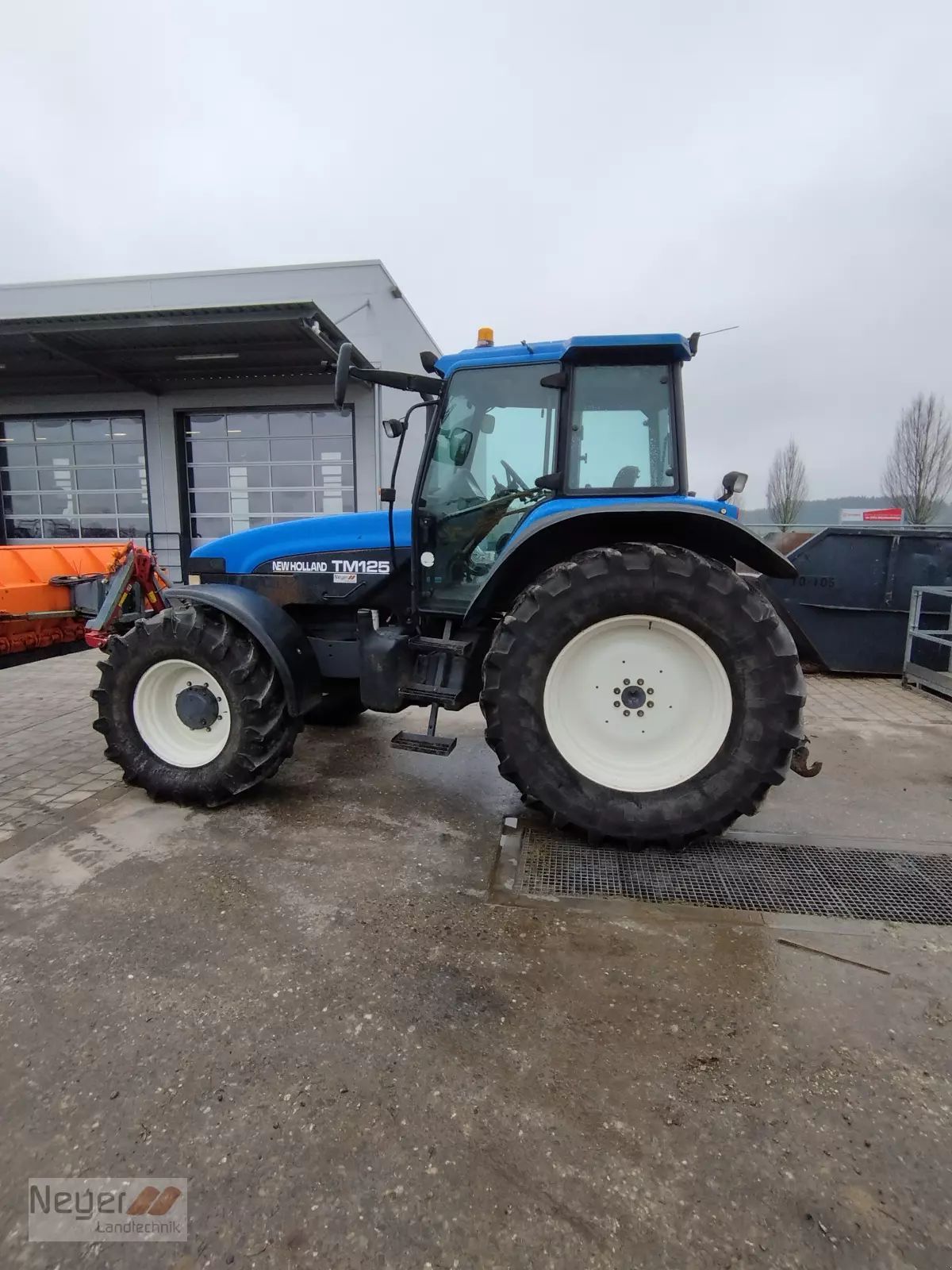 E-FARM: New Holland TM125 - Tractor - id YEPURGV - €29,900 - Year of construction: 2001 - Engine power (HP): 115,Germany
