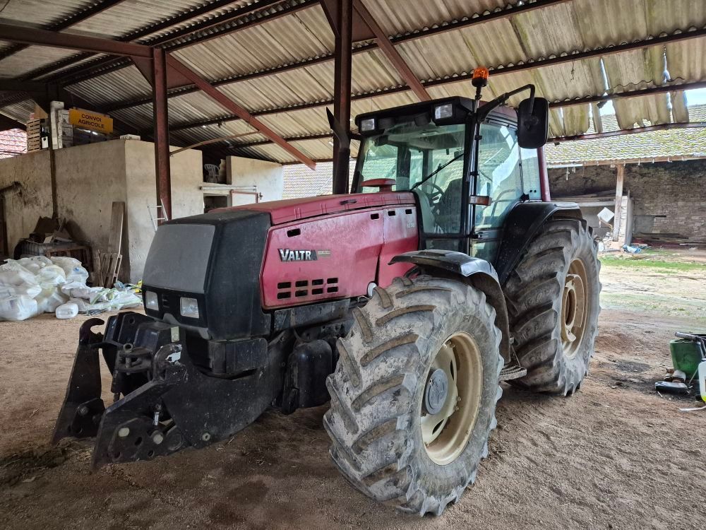 E-FARM: Valtra 8350 - Traktor - id SPNSYI3 - Produktionsår: 2004 - Motortimer: 12.000,Motoreffekt (HP): 140,Frankrig