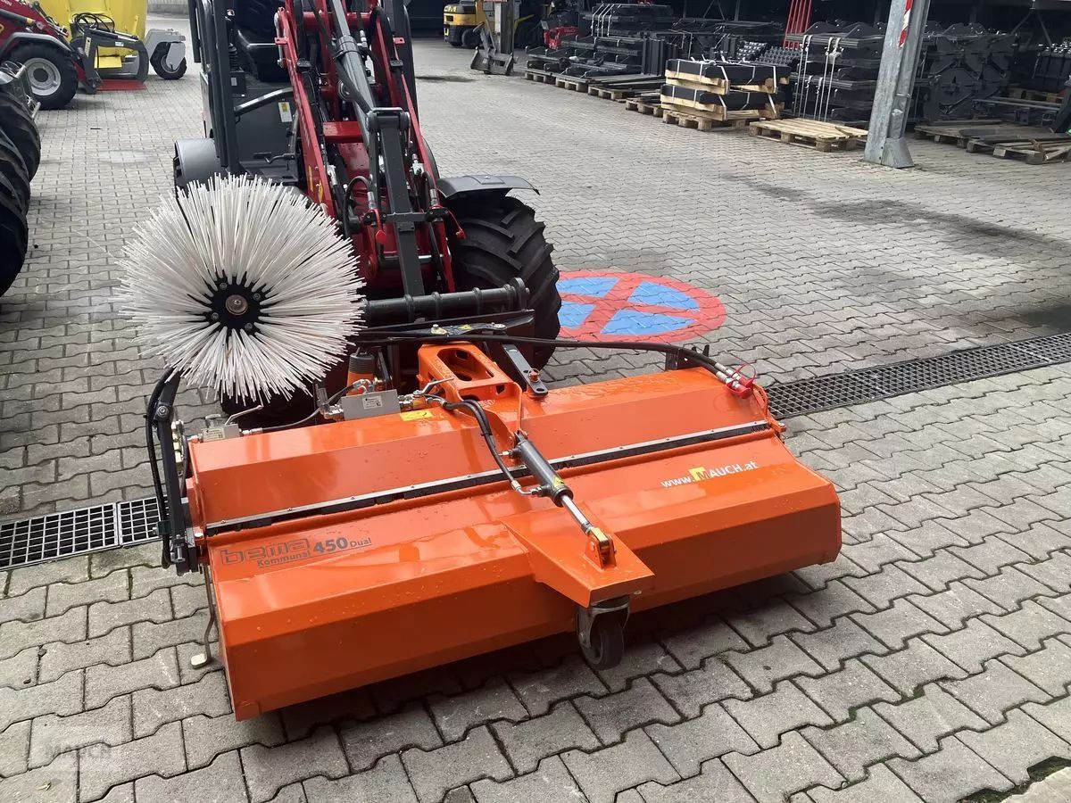 E-FARM: Bema kommunal 450 dual kehrmaschine - Municipal equipment - id LZYTLNR - Year of construction: 2023 - Austria