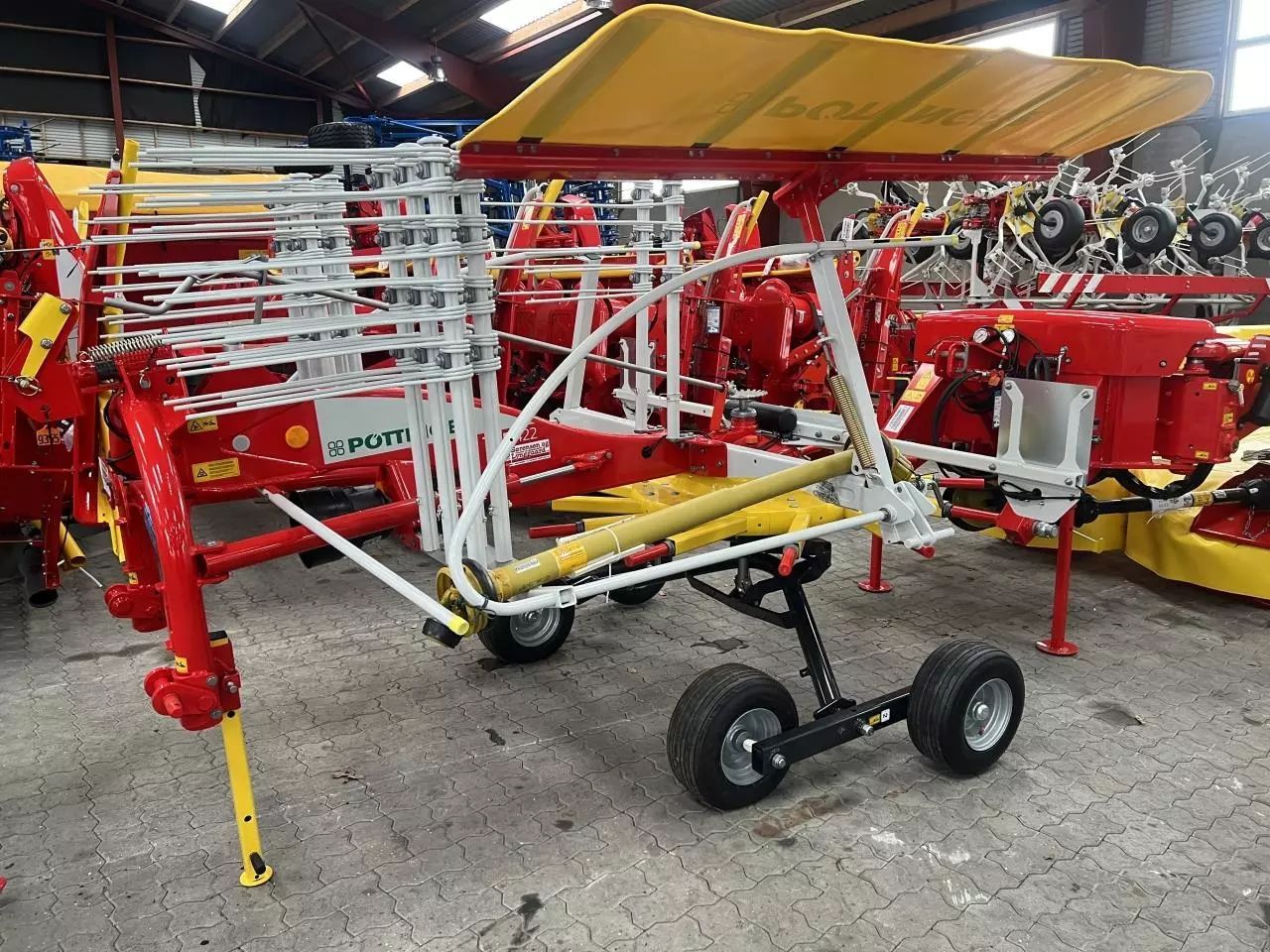 Pöttinger Top 422 Zgrabiarka pokosowa 10 424 €