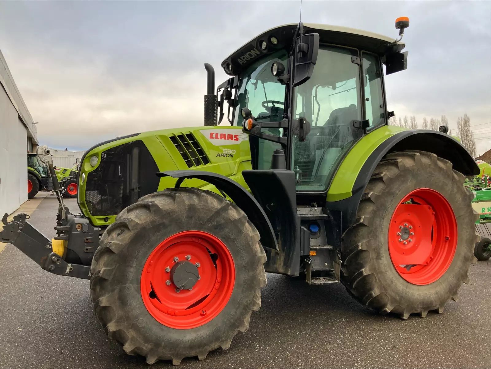 E-FARM: Claas Arion 530 - Tractor - id CXMUNAI - €88,000 - Year of construction: 2022 - Engine hours: 721,Engine power (HP): 145,France