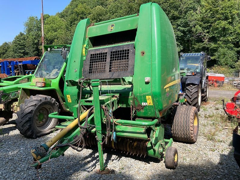 E-FARM: John Deere 854 - Ballenpresse - id PCI9WHV - 11.261 € - Baujahr: 2010 - Vereinigtes Königreich