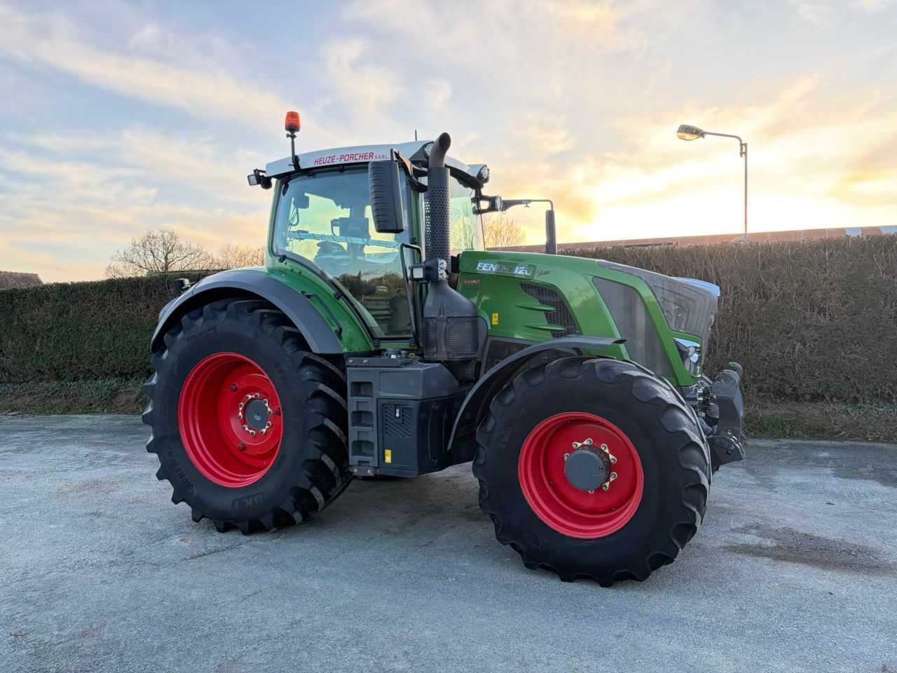 Fendt 828 Vario Profi Plus Traktor 90.000 €