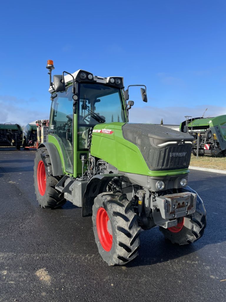 E-FARM: Fendt 210 Vario - Tractor - id 2MKJREZ - €87,000 - Year of construction: 2022 - Engine hours: 1,637,Engine power (HP): 100,France