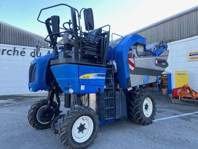 E-FARM: New Holland TJ530 - Grape harvester - id NQ7KKSN - €62,000 - Year of construction: 2005 - France