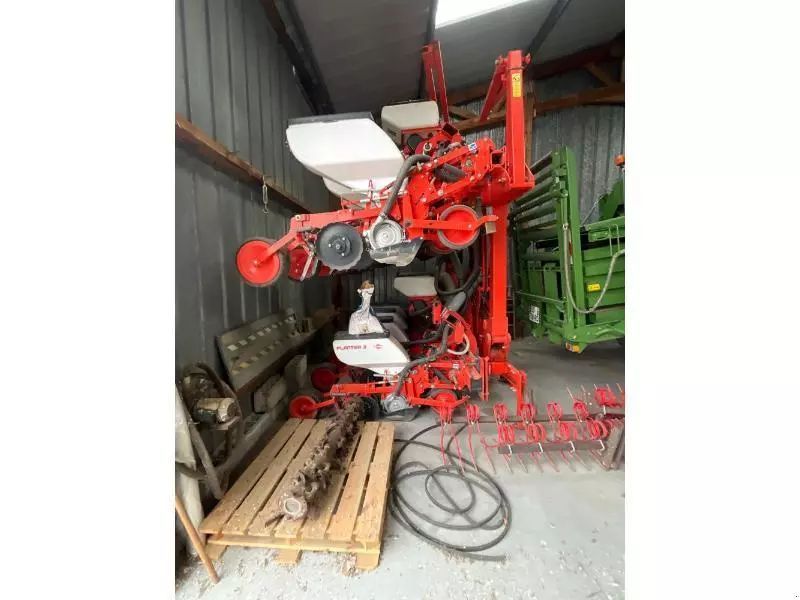 E-FARM: Kuhn pl3-8rgs-repl - Seminatrice di precisione - id GFWBUAE - 13.000 € - Anno di costruzione: 2016 - Francia