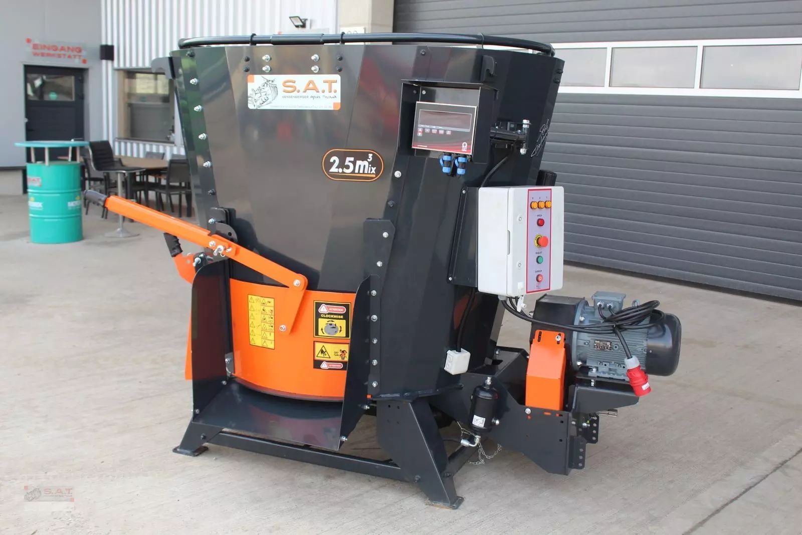 E-FARM: sonstige futtermischer-2,5m³-elektromotor+gelenkwelle - Futtermischwagen - id LHPTCRB - 6.242 € - Österreich