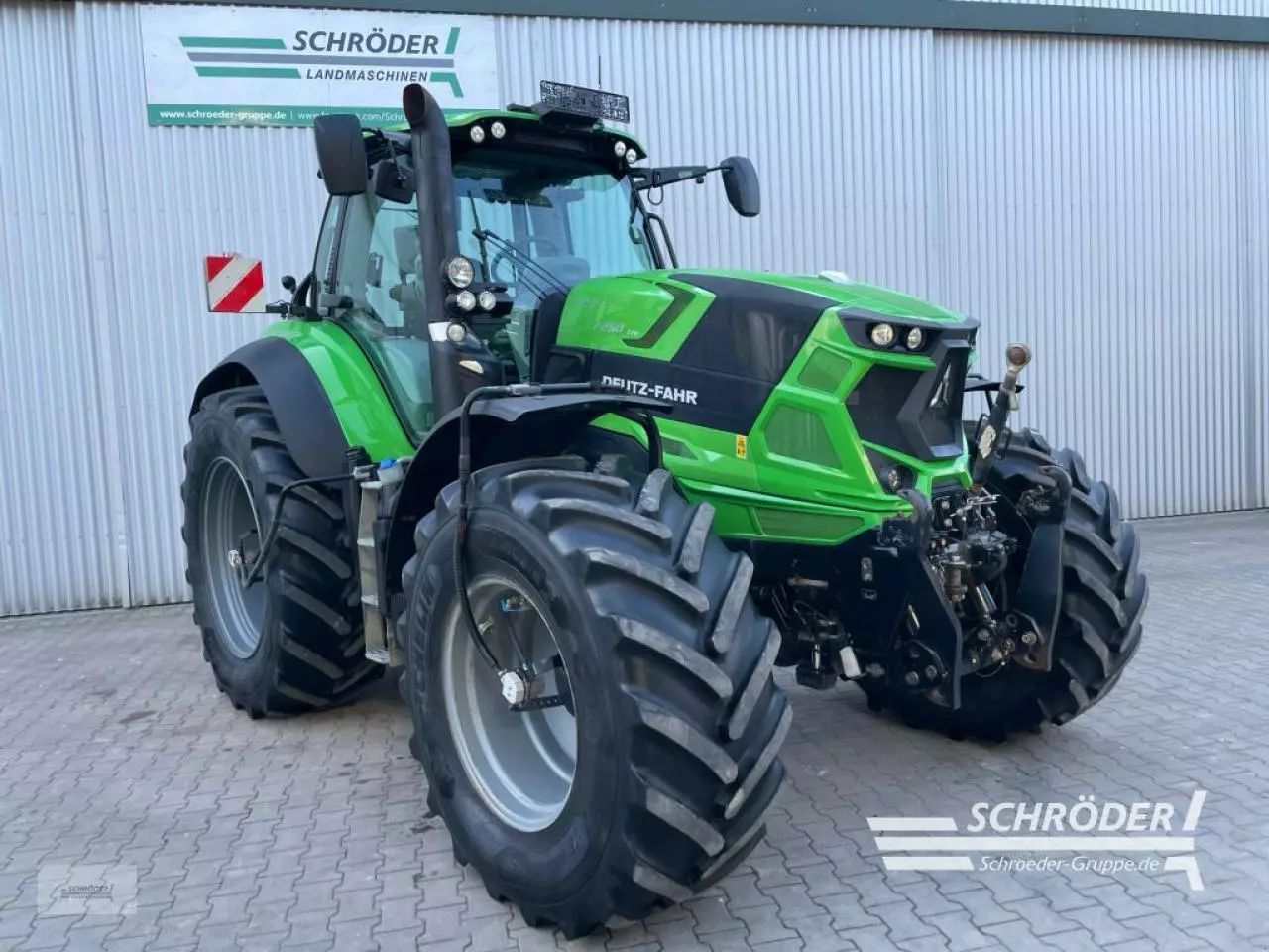 Deutz-Fahr AgroTron 7250 TTV Tractor €69,885