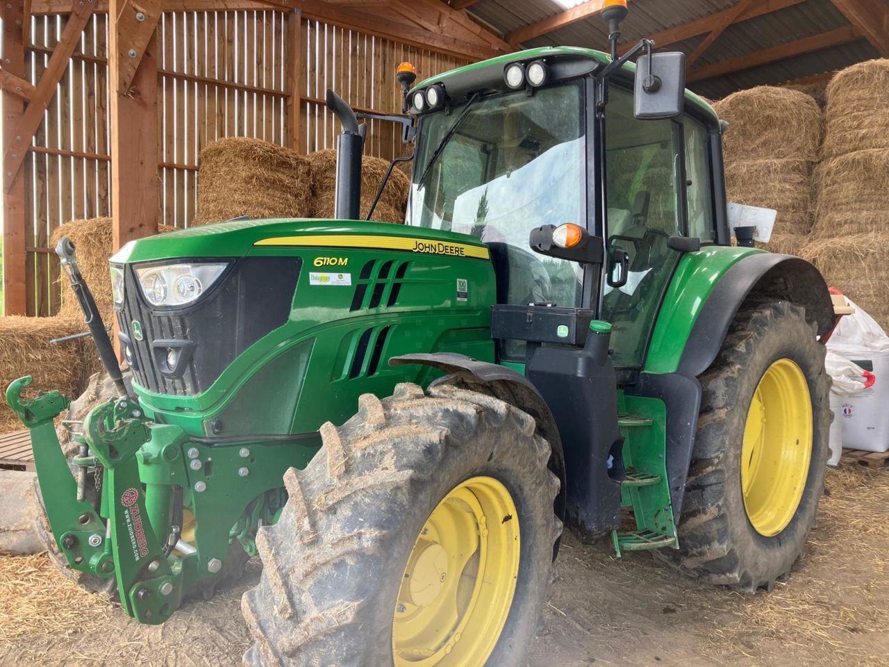 E-FARM: John Deere 6110 M - Traktor - id W76NPBP - 52.000 € - Baujahr: 2017 - Abgelesene Motorstunden: 3.980,Motorleistung (PS): 110,Frankreich