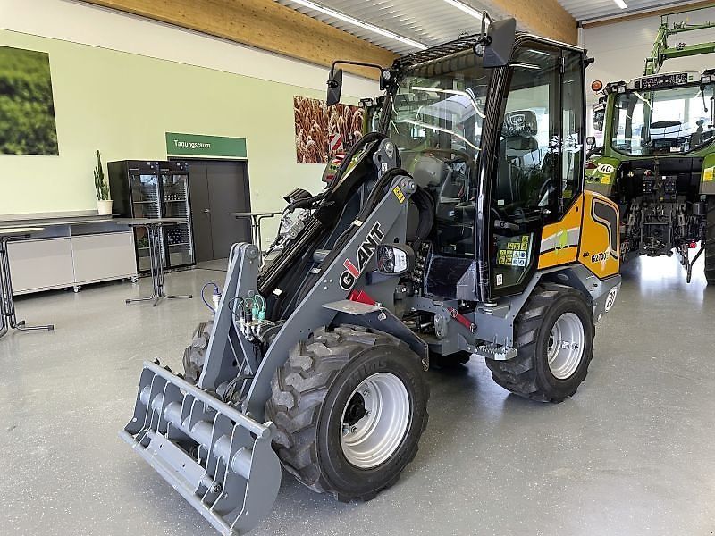 Giant g2700e "t" Încărcător cu direcție compactă 63.025 EUR