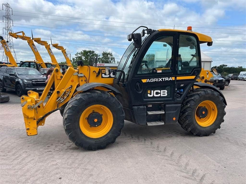 E-FARM: JCB 542-70 - Chargeur télescopique  - id FQCYLLS - 92 473 € - Année: 2024 - Lecture du nombre d'heure: 1 617,Royaume-Uni