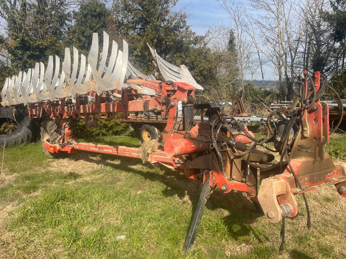 GREGOIRE BESSON 8 corps Plough €15,500