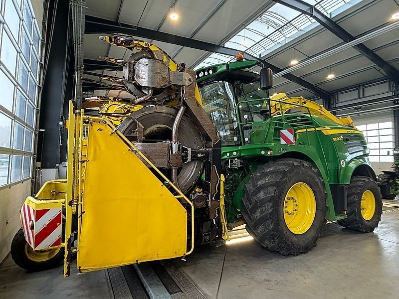 John Deere 8600 Self propelled forage harvester €175,000