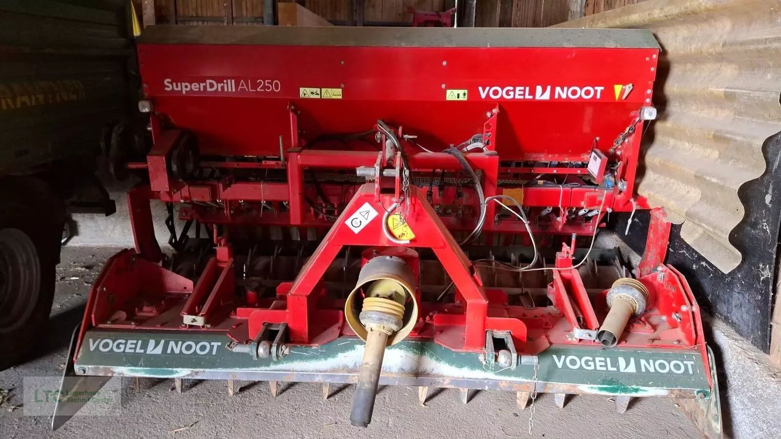 E-FARM: Vogel & Noot SuperDrill AL 250 - Semoir complémentaire - id FBW6P3B - 11 062 € - Année: 2010 - Autriche