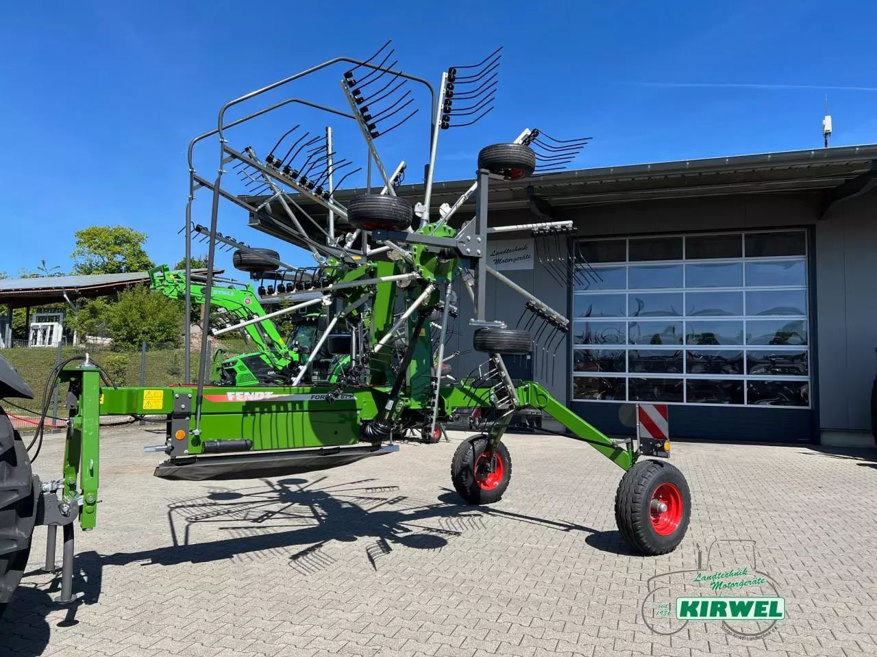E-FARM: Fendt Former 671 - Andaineur - id 3URE2M1 - 17 500 € - Année: 2025 - Allemagne