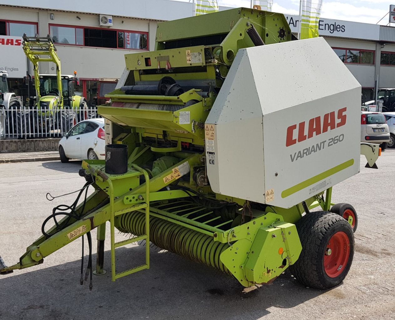 E-FARM: Claas Variant 260 - Bálázó - id ISEBAIX - 8000 EUR - Gyártási év: 2006 - Olaszország