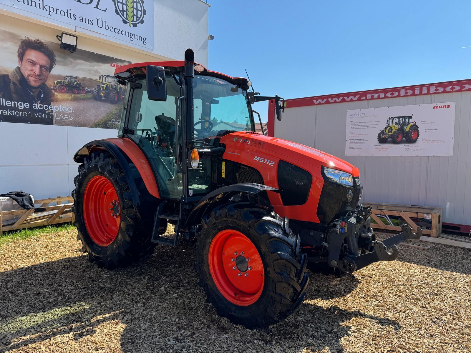 E-FARM: Kubota m5-112 kabine - Traktor - id EU7PC2G - Baujahr: 2023 - Abgelesene Motorstunden: 835,Motorleistung (PS): 115,Österreich