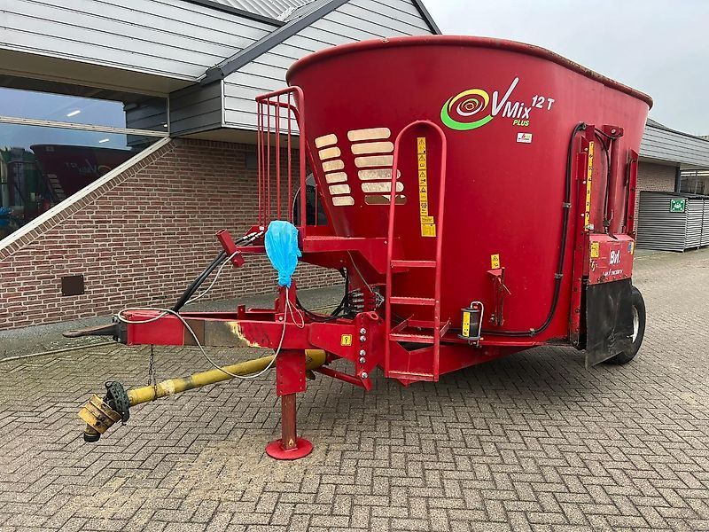 E-FARM: BVL v-mix 12t plus voermengwagen - Podavač směsi - id VKJNFFI - 7 750 € - Rok výroby: 2008 - Nizozemsko