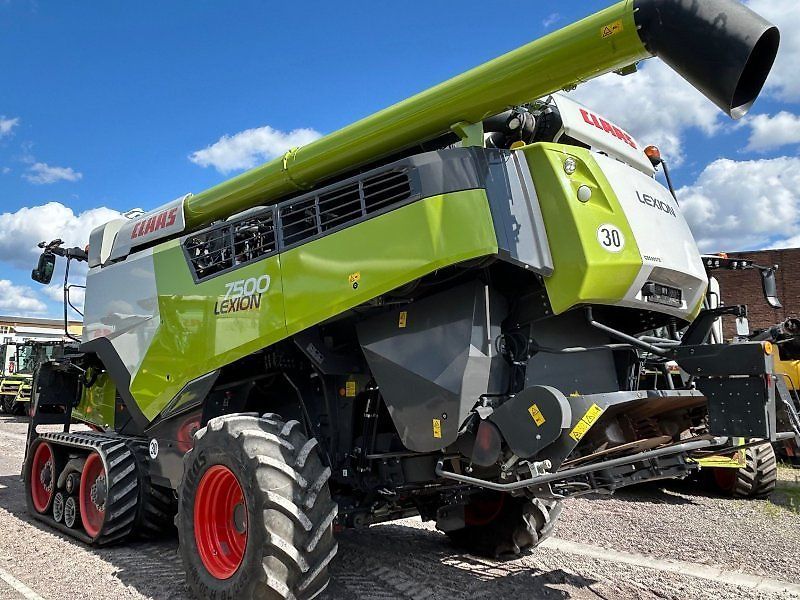 Claas Lexion 7500 Terra Trac Combine harvester €289,000
