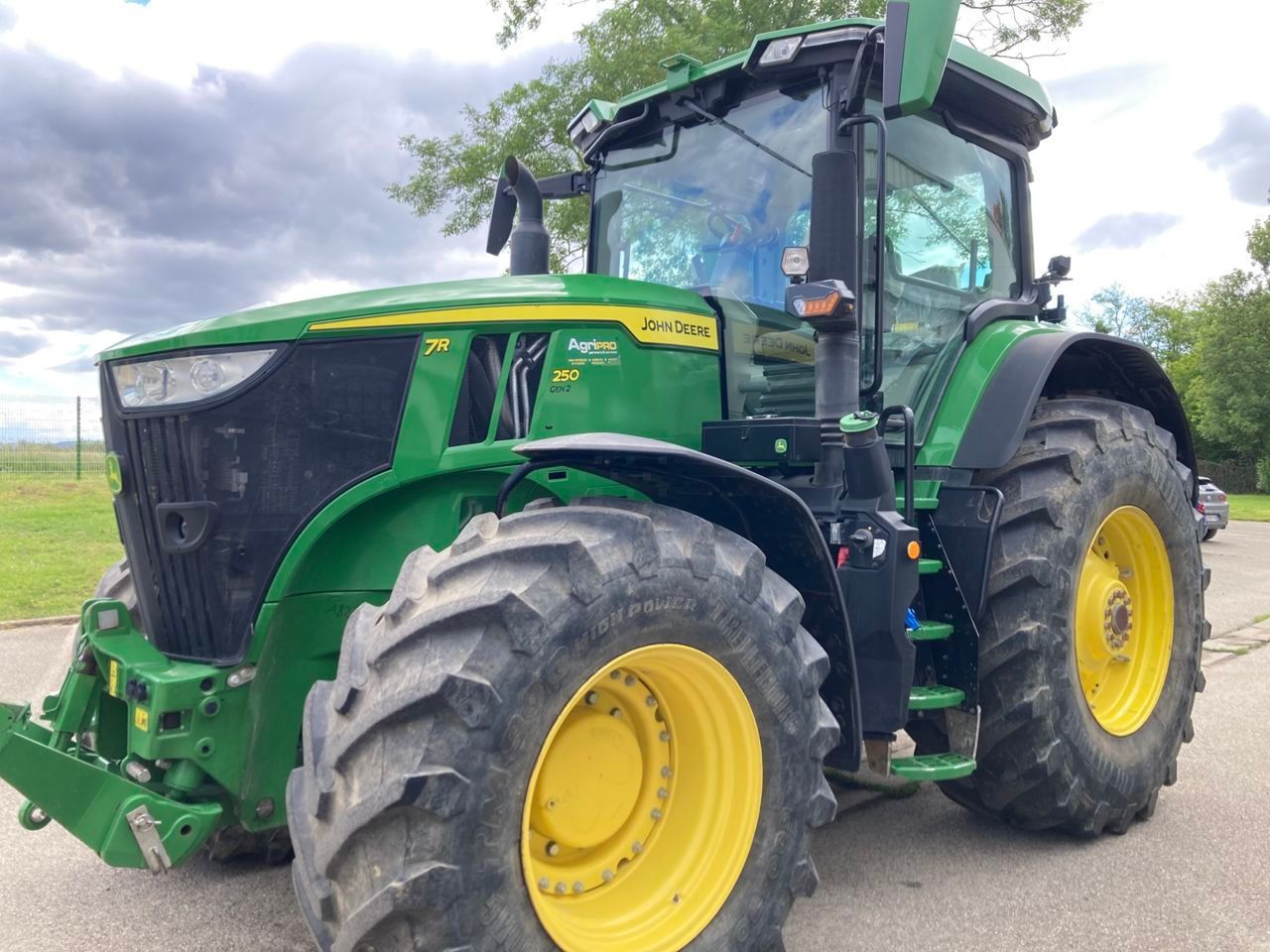 John Deere 7R 250 Tractor 115.000 EUR