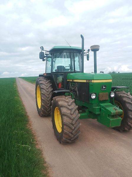 E-FARM: John Deere 3350 - Tractor - id YUGB6BA - 35.000 € - Año: 1989 - Horas: 9000,Potencia del motor: 100,Alemania