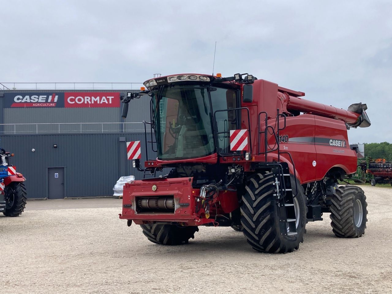 E-FARM: Case IH Axial Flow 6140 - Mietitrebbia - id PQDM2XU - 225.000 € - Anno di costruzione: 2019 - Ore: 650,Francia