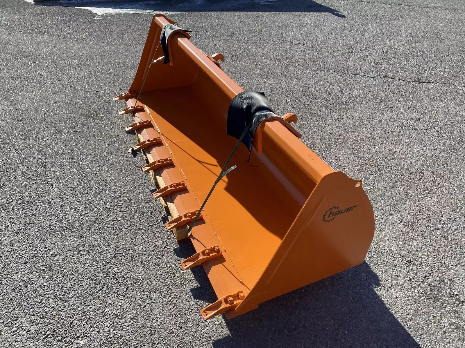 hauer es 2400 euro + z sa Priedas 2 900 €