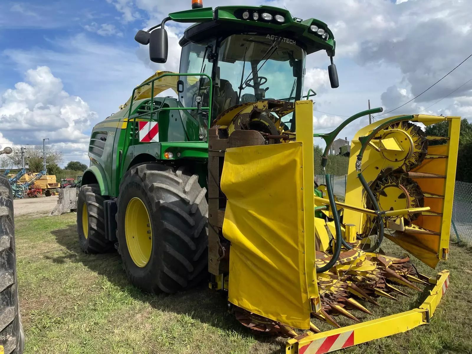 John Deere 8400 Self propelled forage harvester €180,000