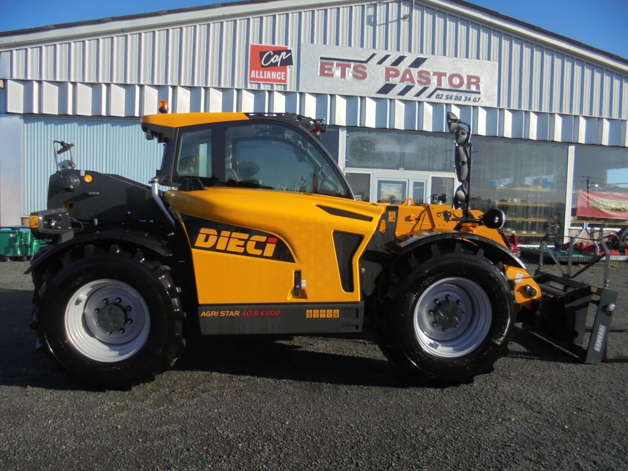 E-FARM: Dieci agri plus 40.8 vs evo2 - Teleszkópos rakodó - id HM4FYLP - 105 000 EUR - Gyártási év: 2023 - Üzemóra (motor): 2,Motor teljesítménye (LE): 136,Franciaország