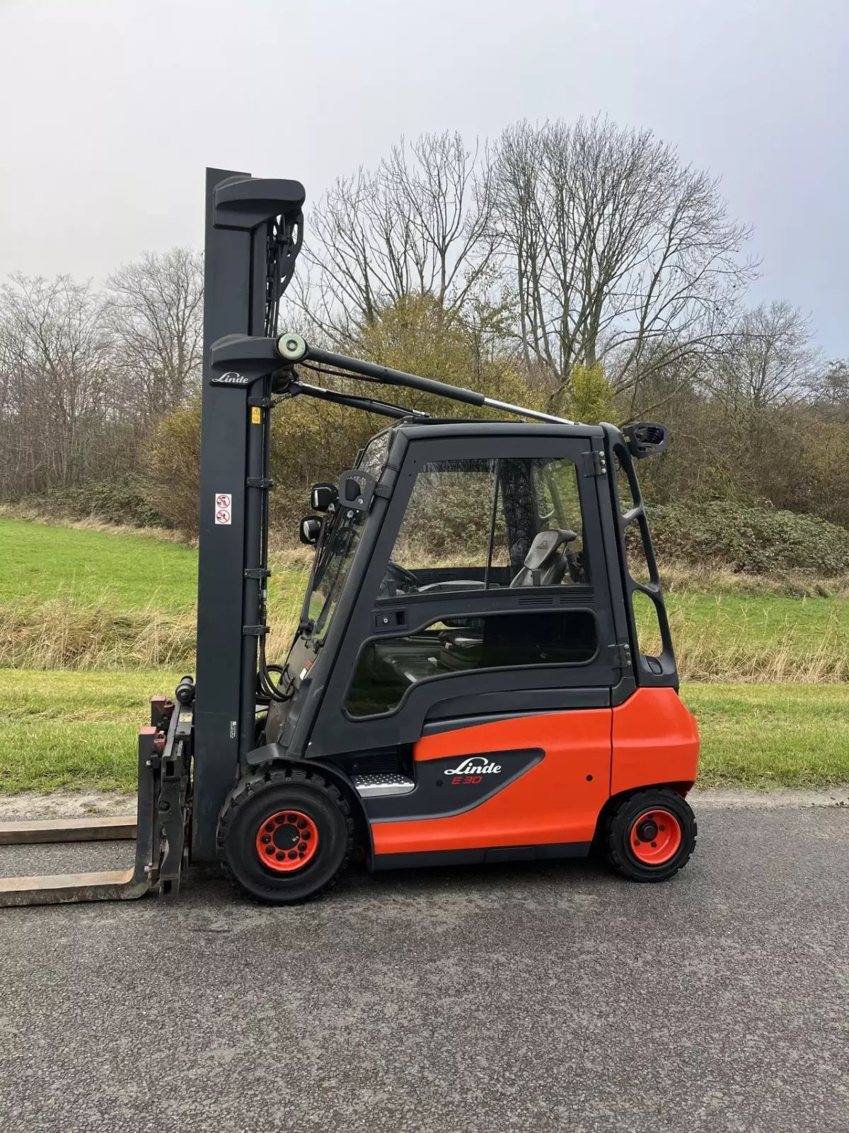 Linde e30-01 Chariot élévateur 9 500 €