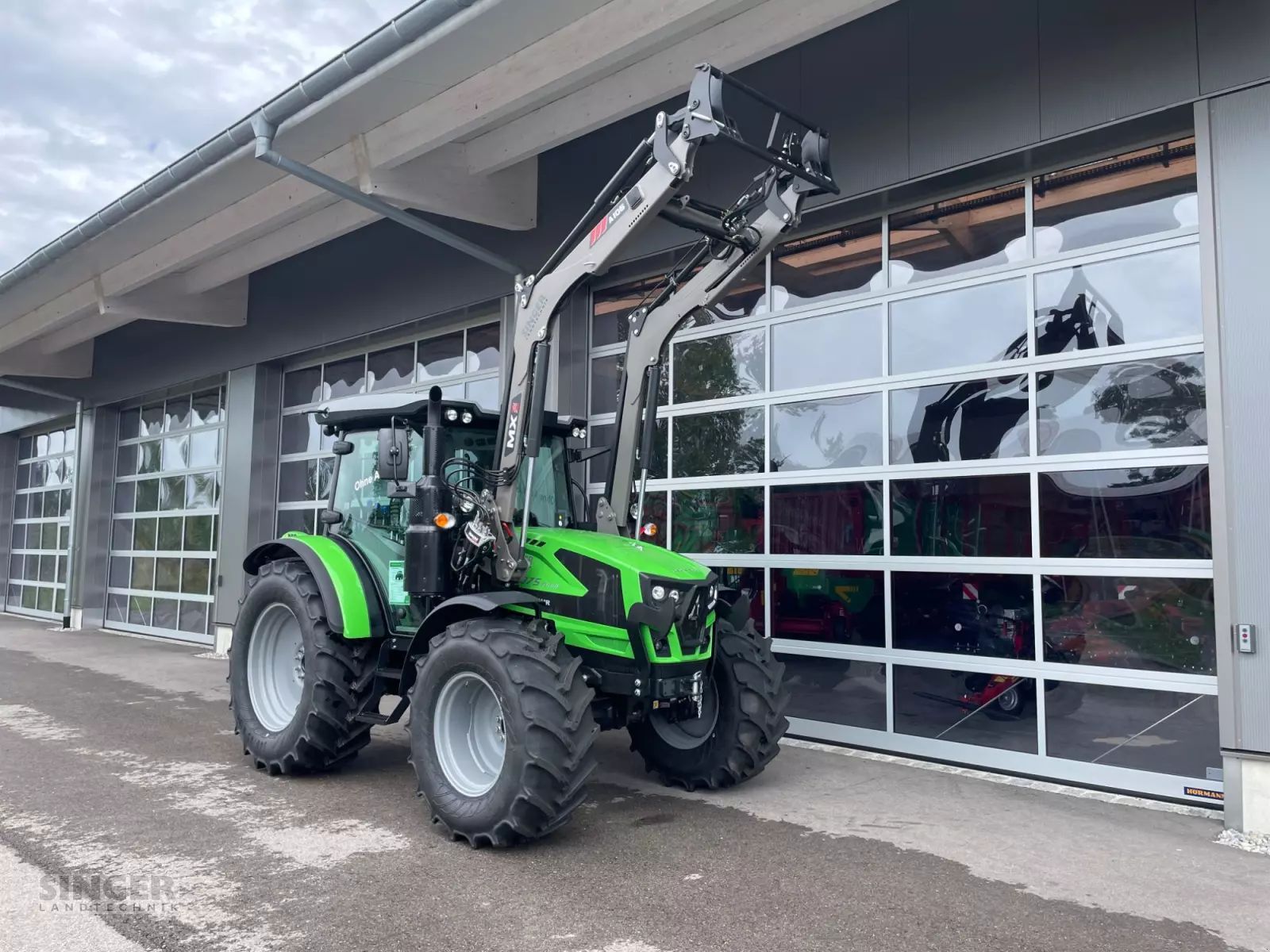 Deutz-Fahr 5075 Keyline Tractor €55,294