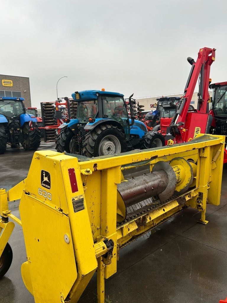 John Deere 630 Hedery do kombajnów zbożowych/sieczkarni 12 000 €