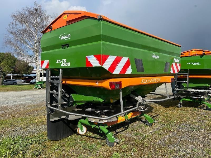 E-FARM: Amazone ZA-TS 4200 Ultra - Rozsiewacz nawozów - id A7VRULT - 17 800 € - Rok produkcji: 2015 - Francja