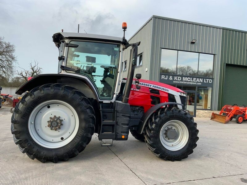 Massey Ferguson 8S.245 tractor €90,817