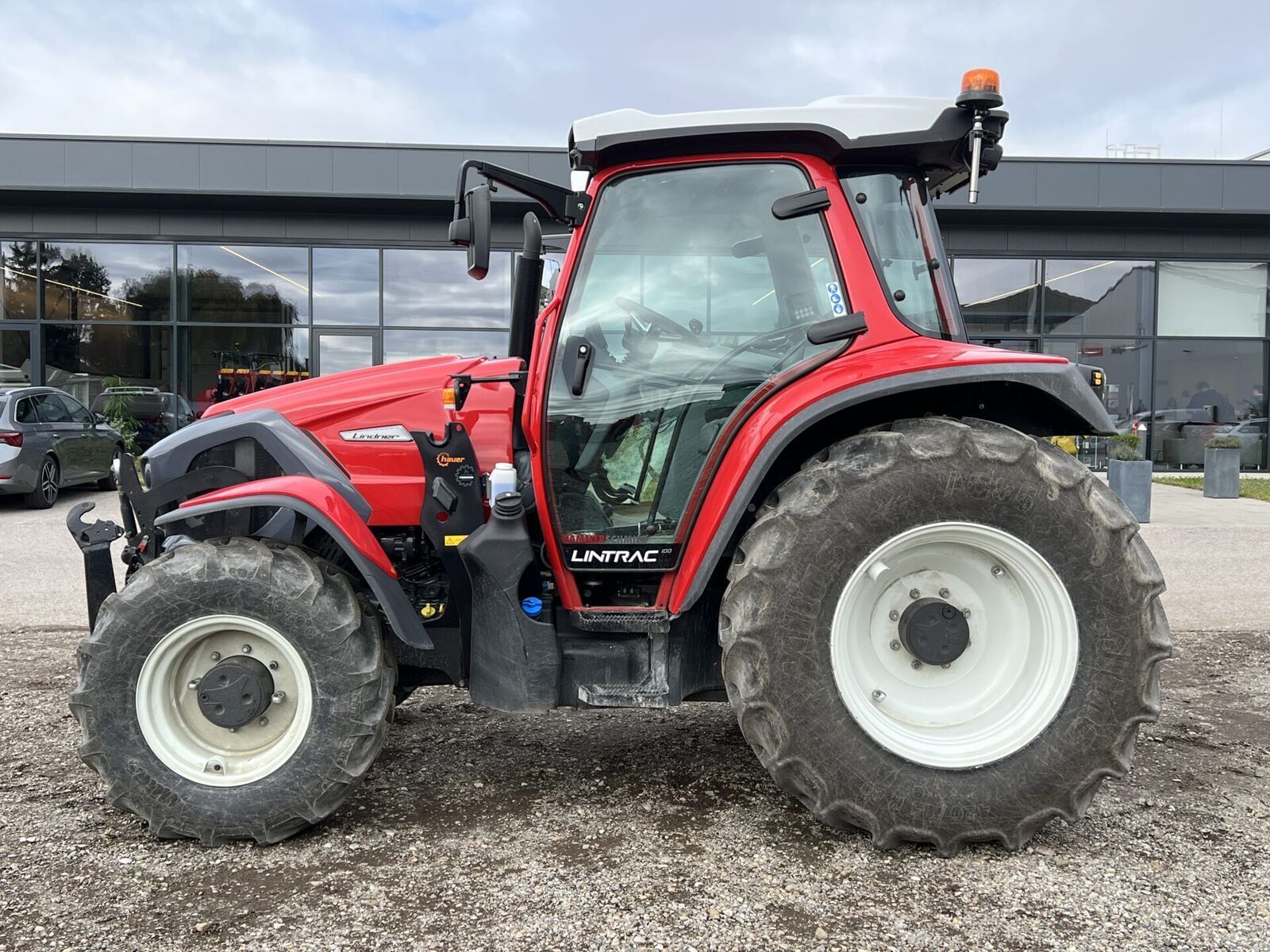 Lindner Lintrac 100 Tractor €124,827