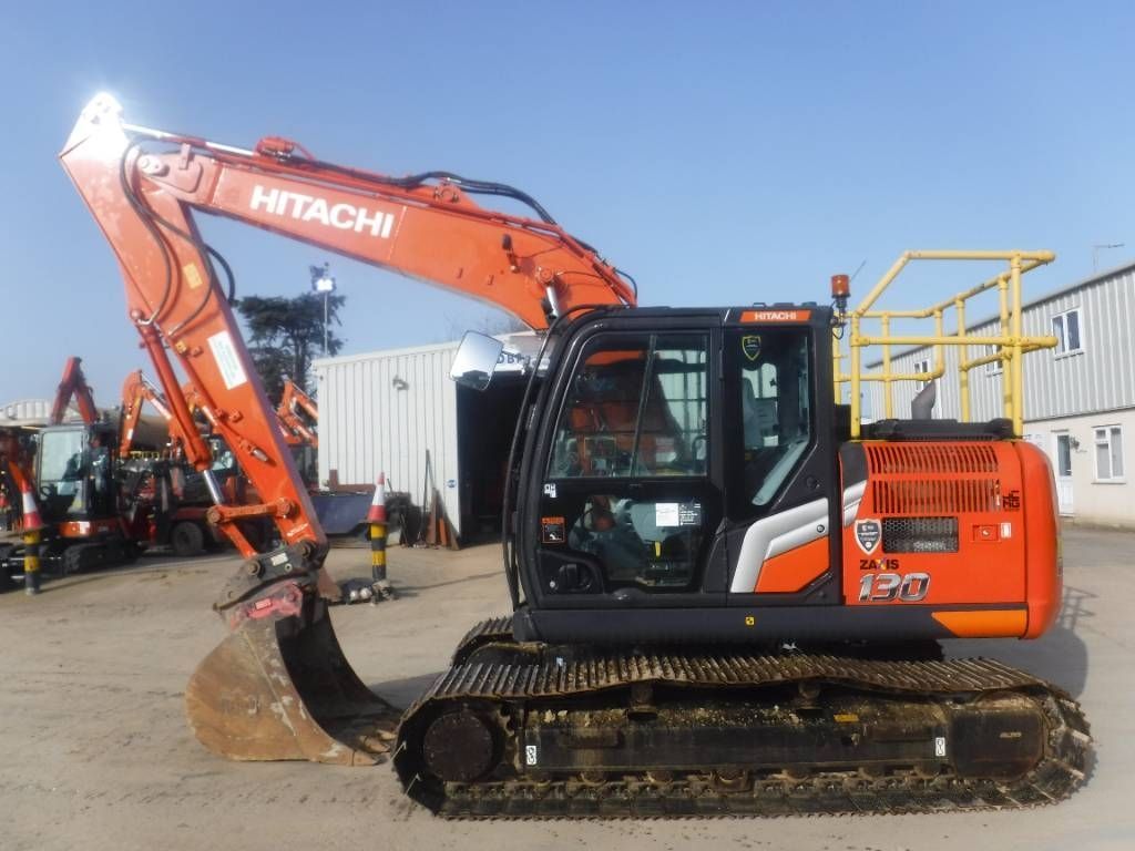 Hitachi zx 130 lc n-7 Гусеничный экскаватор 67 911 €
