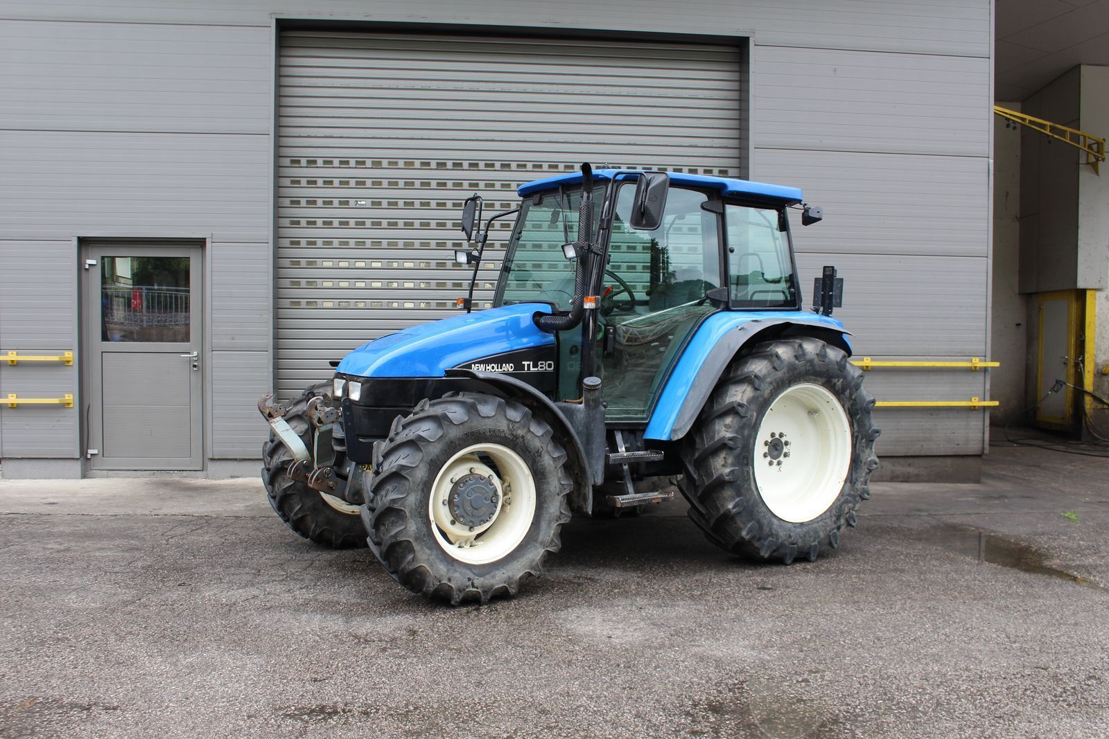 E-FARM: New Holland TL80 - Tractor - id G6MTYKX - 28.250 € - Año: 2001 - Horas: 5200,Potencia del motor: 76,Austria