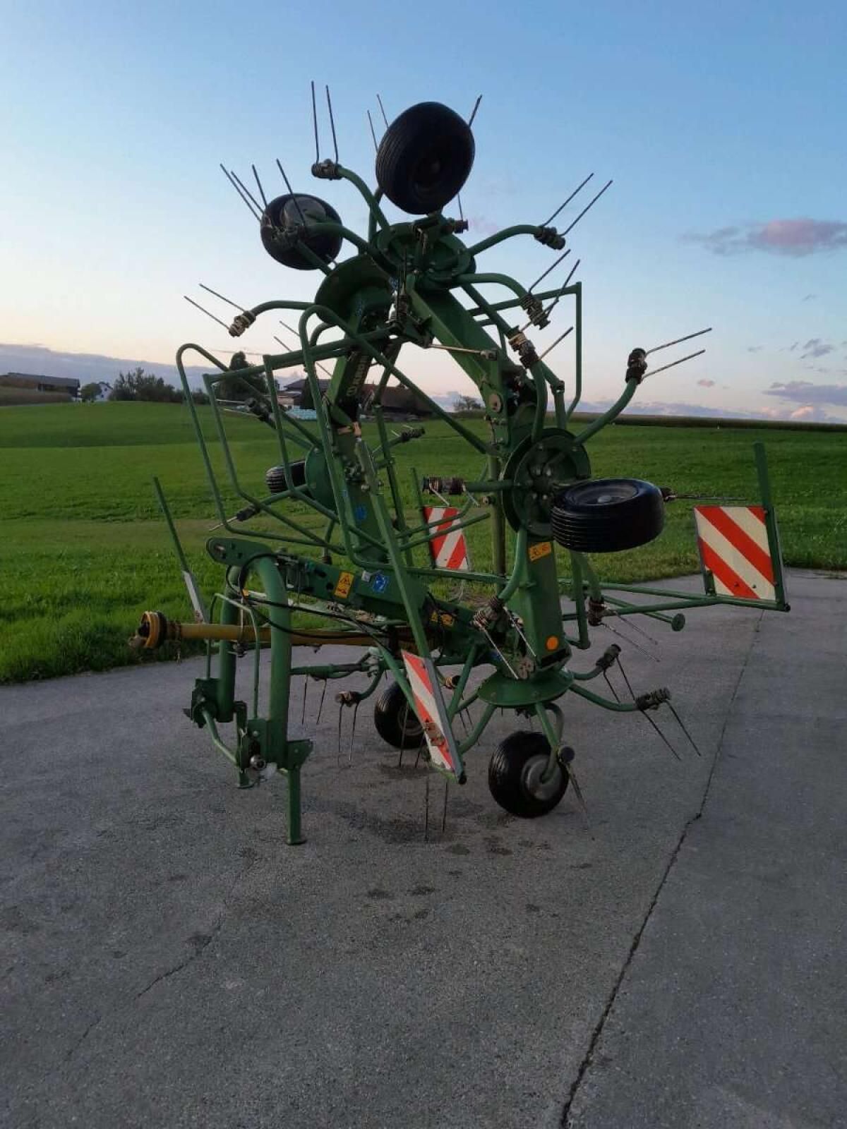 Krone Karuzelowy przetrząsacz do siana 5150 €