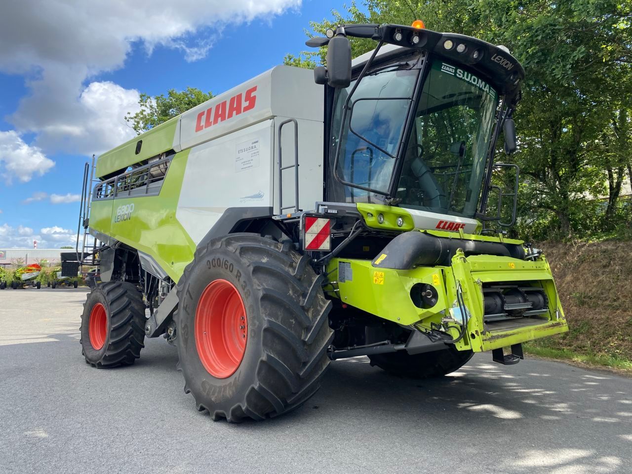 E-FARM: Claas Lexion 6800 - Combine harvester - id DRHH5HZ - €250,000 - Year of construction: 2021 - Engine hours: 945,Engine power (HP): 462,France