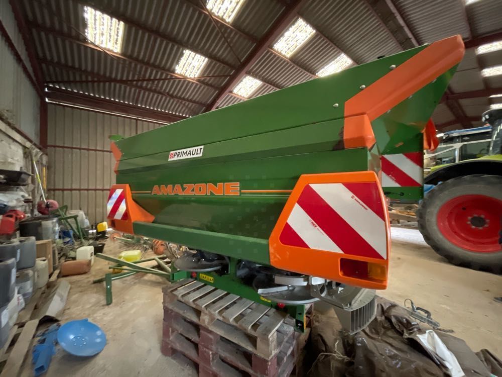 Amazone zam 3001 Fertiliser spreader €9,000