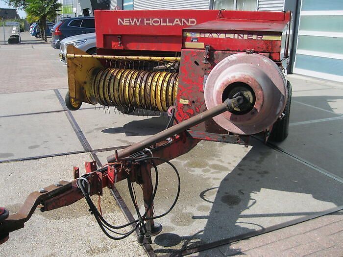 New Holland hayliner 386 Empacadora 3250 €